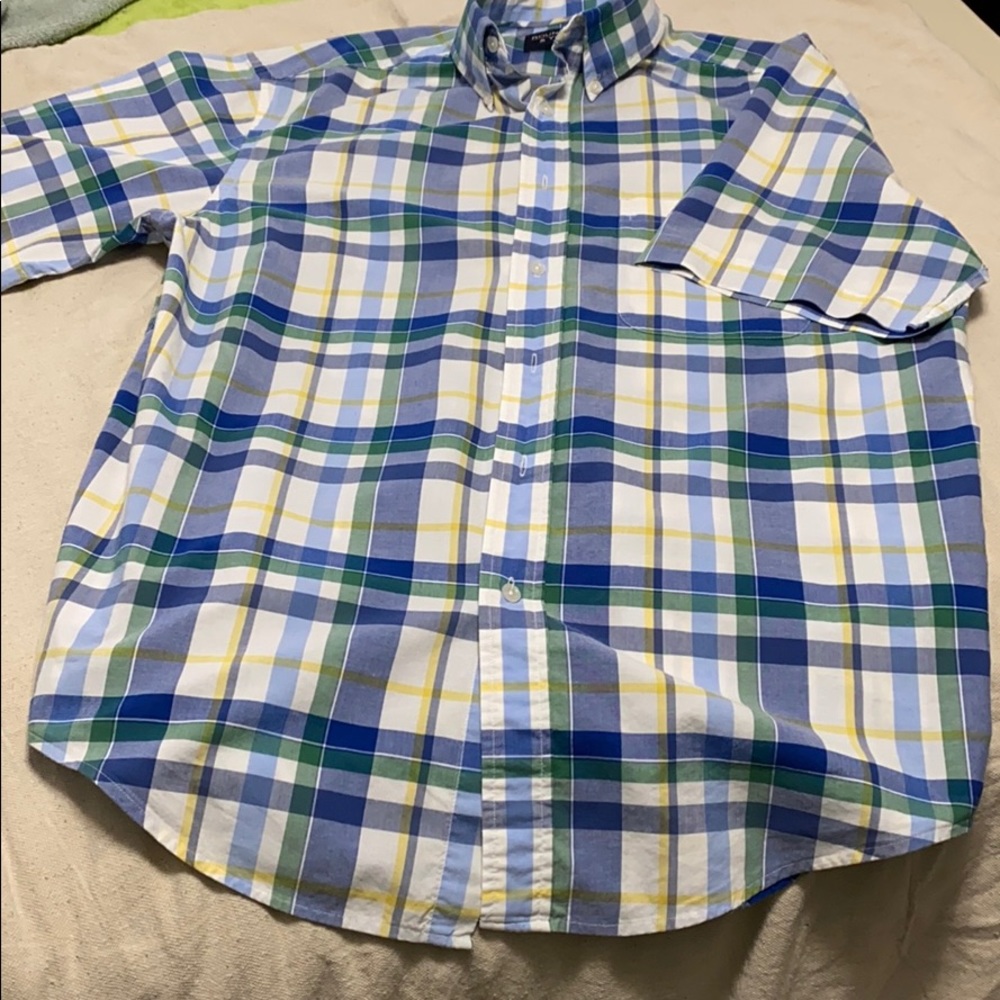 Short sleeve button down